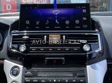 Land Cruiser tesla monitoru